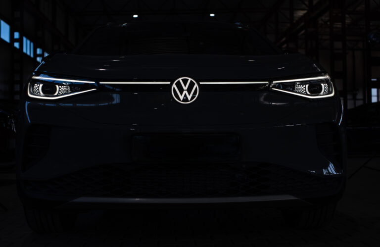 Kyiv, ukraine october 7, 2022: line of new electric cars volkswagen id.4