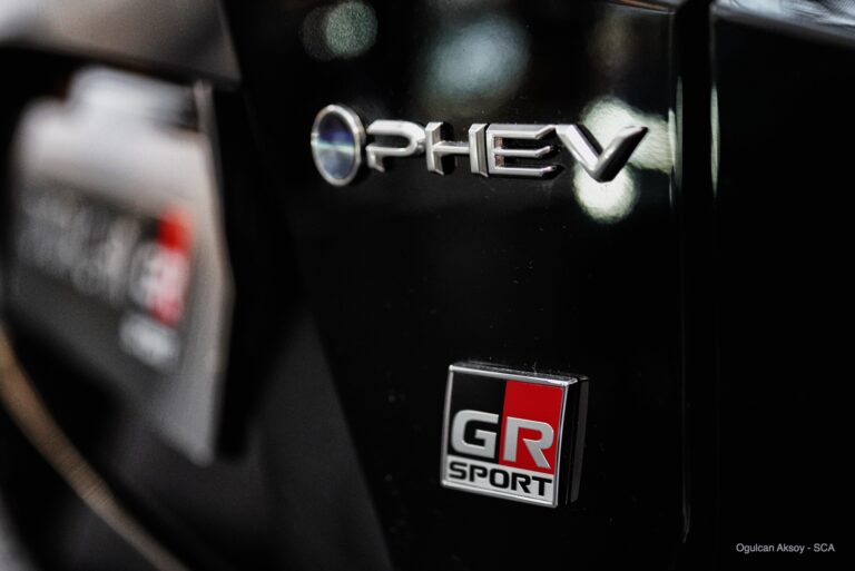 Plug in hybrid phev closeup ogulcan aksoy sca