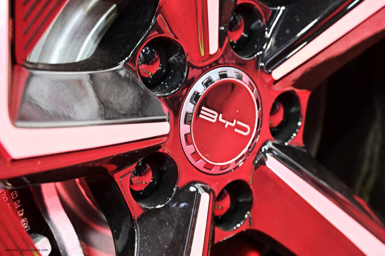 byd-logo-red-wheel-rims-antomar-stockadobecom